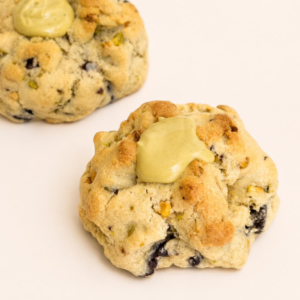 Cookie La Pachanga de pistache crocante con chocolate amargo, galleta premium artesanal Cookie Club